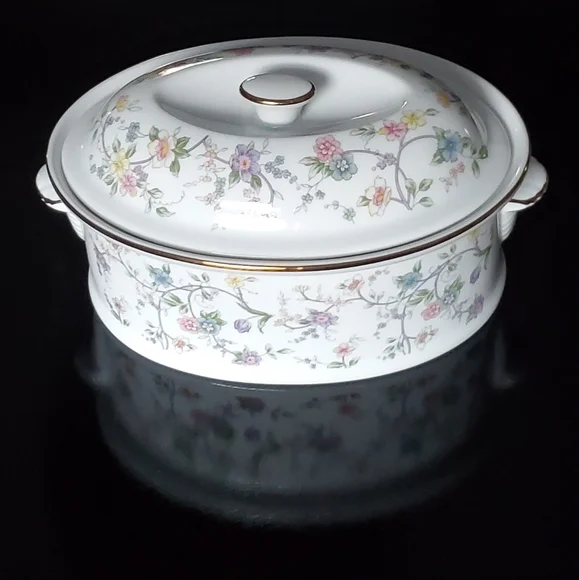 "Corona" Gold Trim 2Qt Casserole Dish Andrea by Sadek - Picture 15 of 15